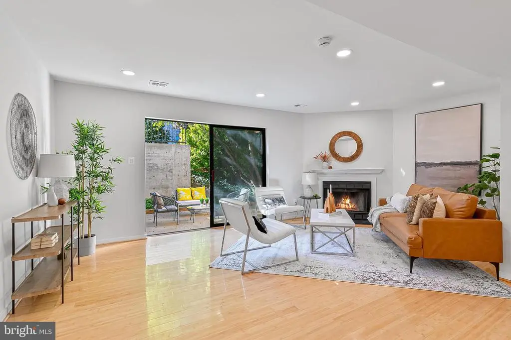 8912 Battery Pl #7, Bethesda