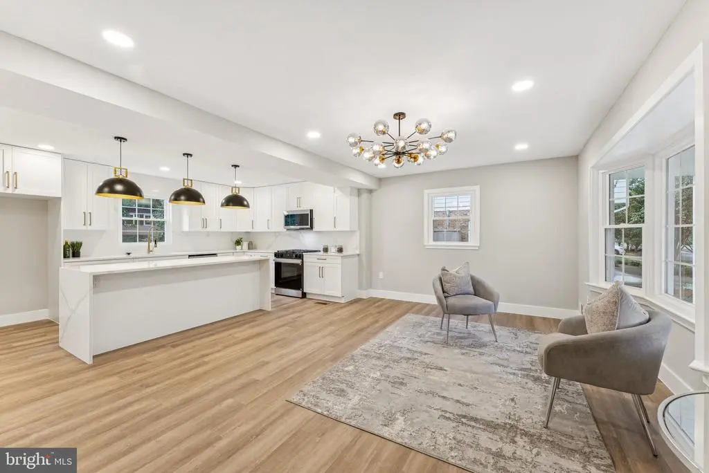 2308 Creek Dr, ALEXANDRIA