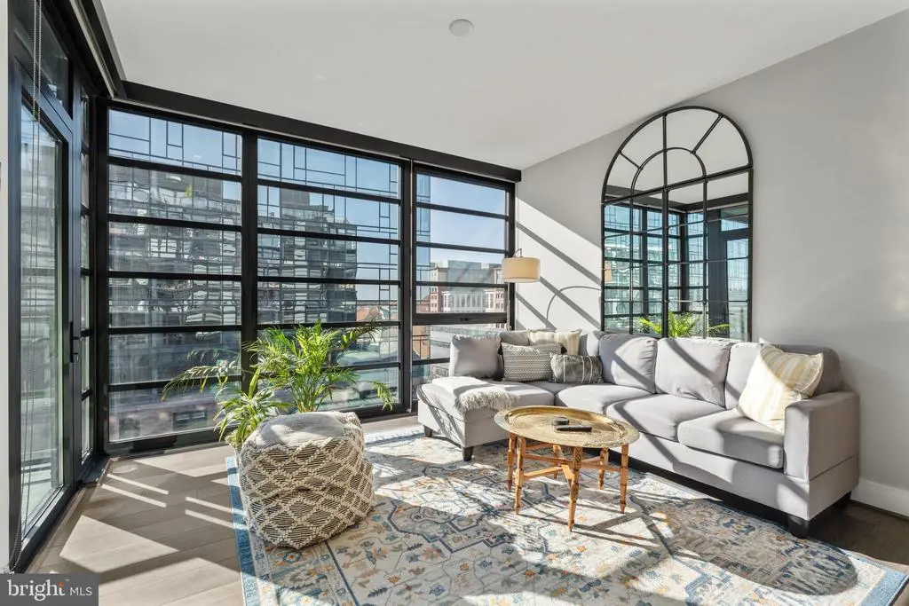 1300 4th St Se #703, WASHINGTON