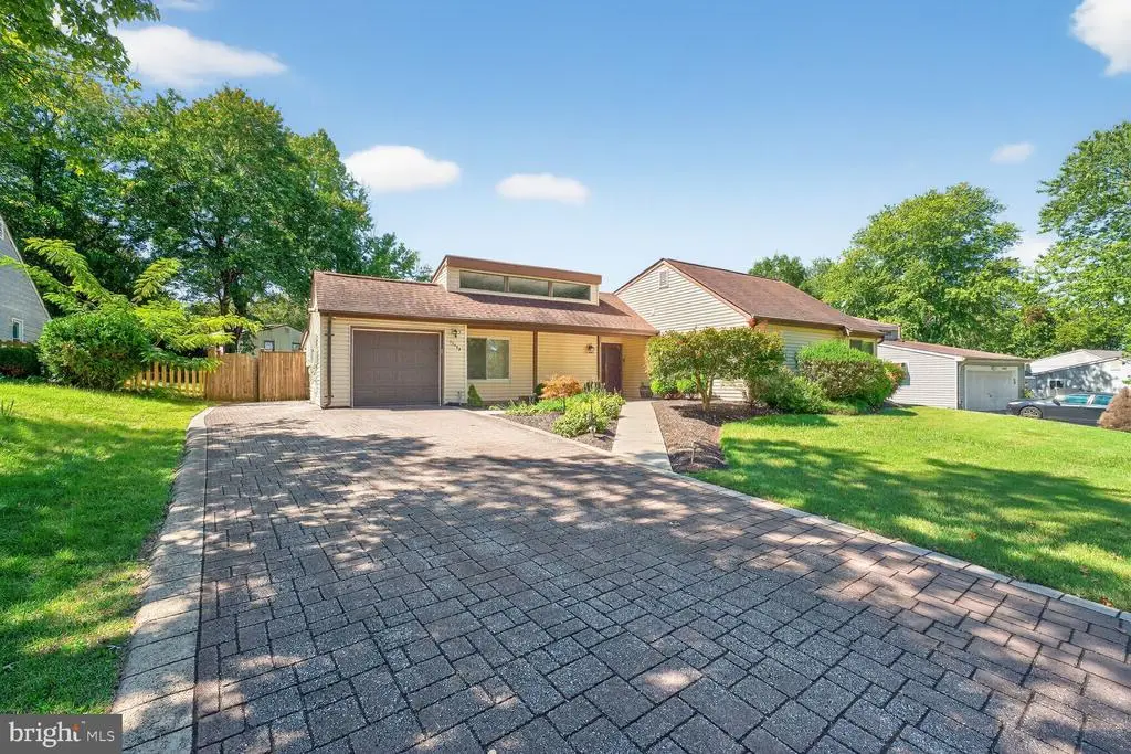 15563 Peach Walker Dr, Bowie