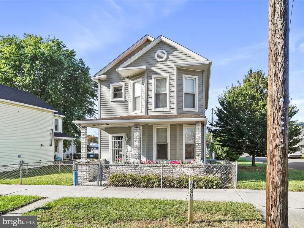 201 E Offutt St, Cumberland