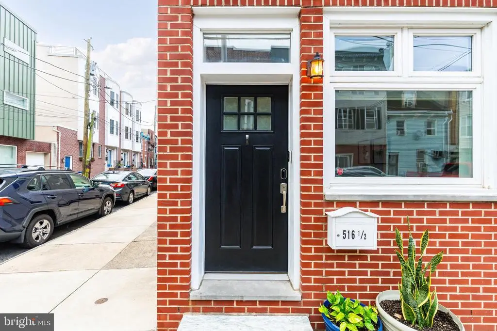 516-1/2 Carpenter St, Philadelphia