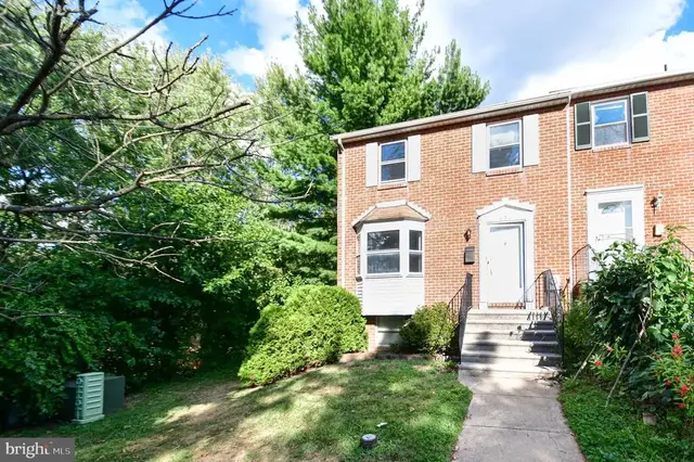 1058 E Thornhill Pl, Frederick