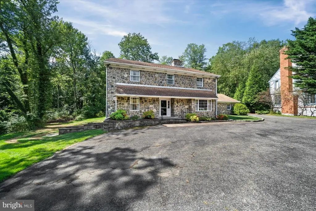 1001 Warwick Ln, Wilmington