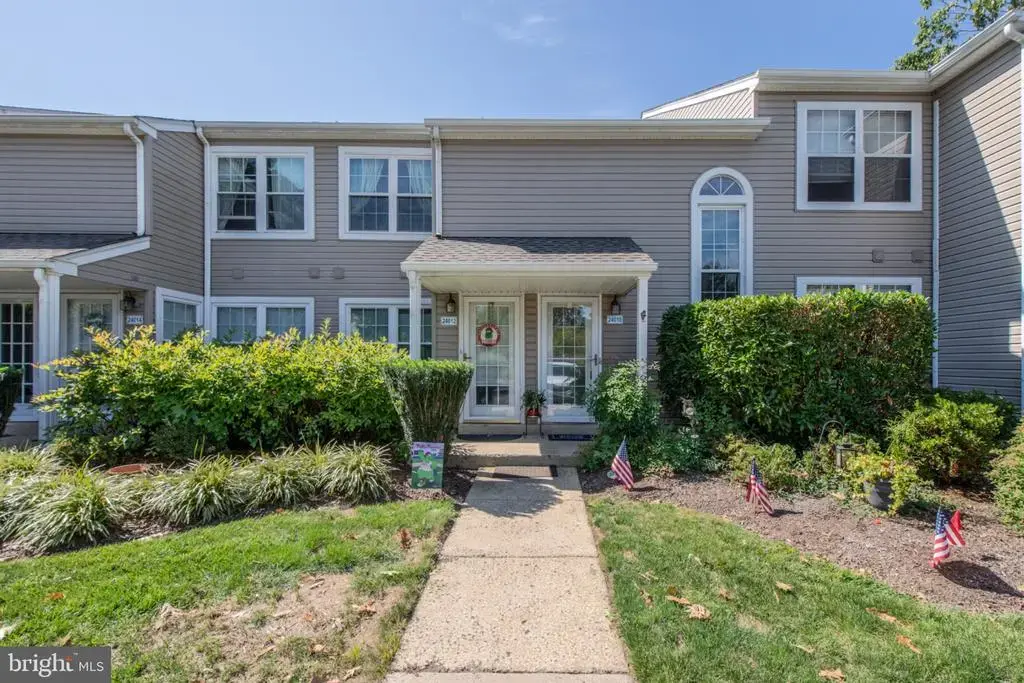 24010 Beacon Hill Dr, SOUTHAMPTON