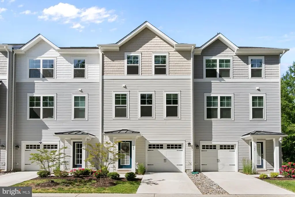 340 Shipyard Dr, CAMBRIDGE