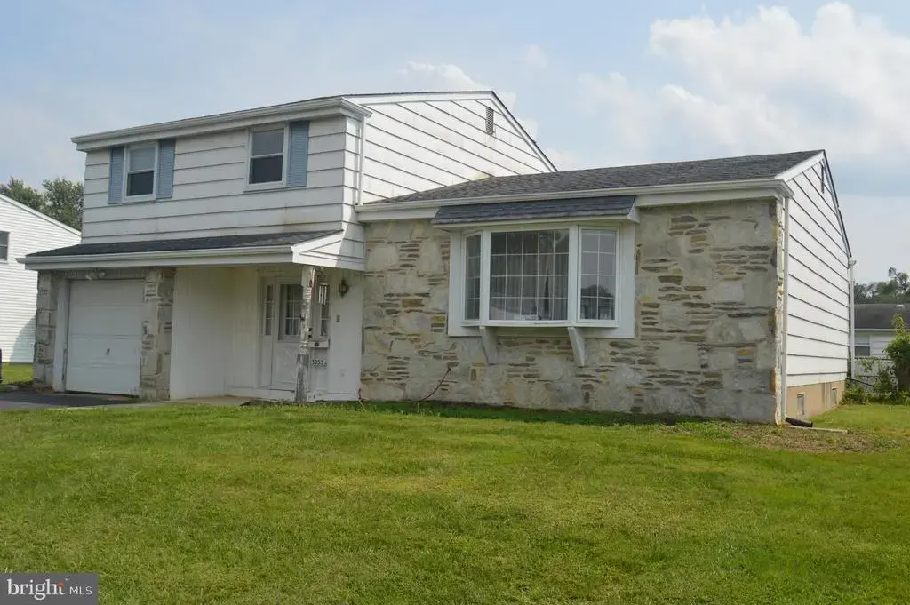 3255 Parkview Dr, BENSALEM