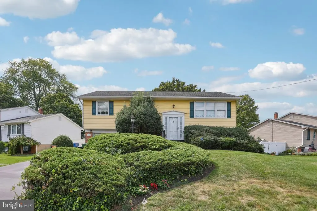 26 Regent Rd, CHERRY HILL