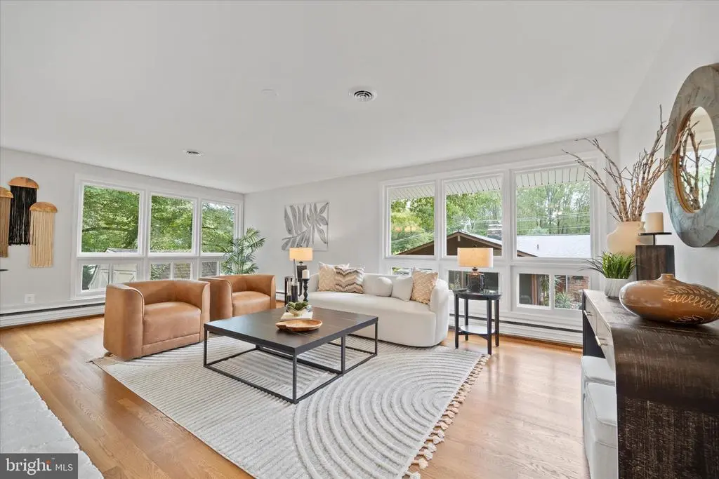 10005 Spring Lake Ter, FAIRFAX