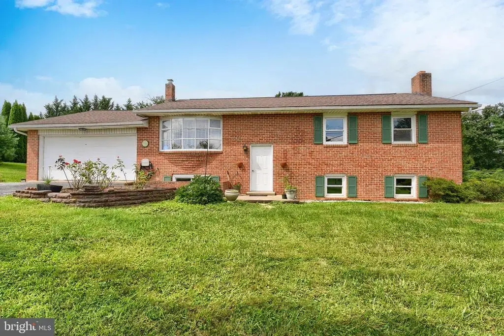 560 Boxwood Lane, CARLISLE