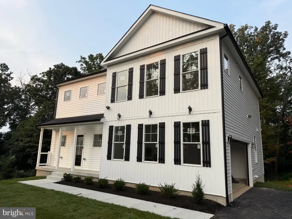 9600 Alda Dr, Parkville