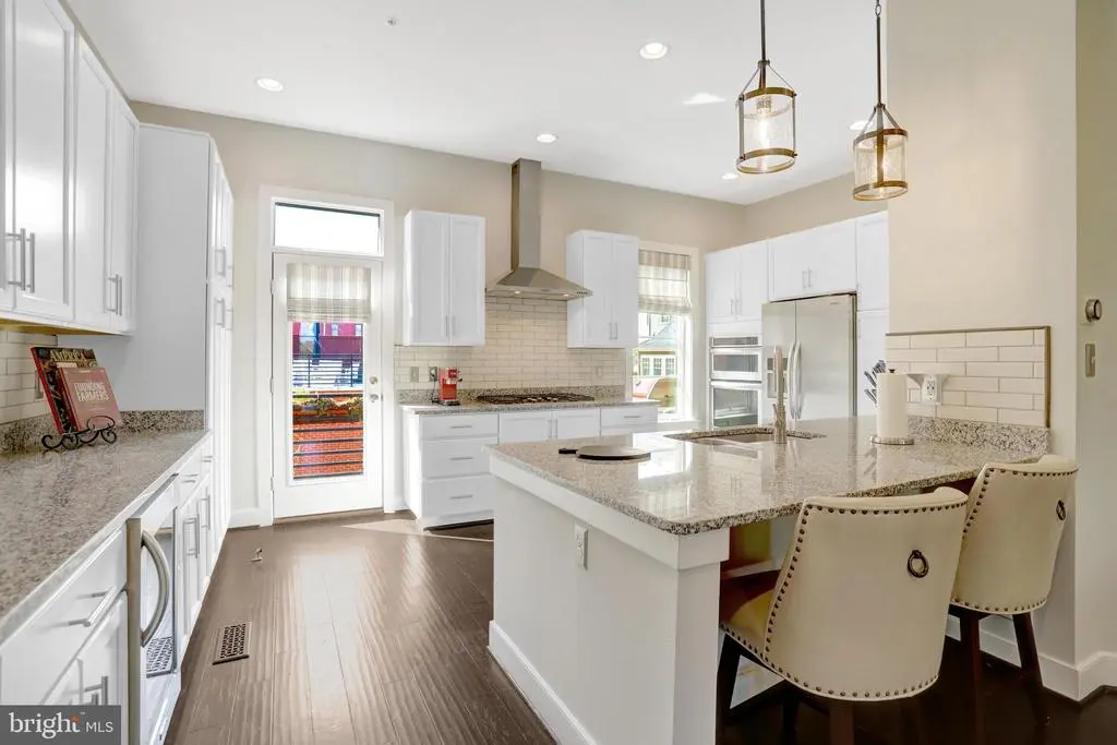 2004 Potomac Ave, ALEXANDRIA