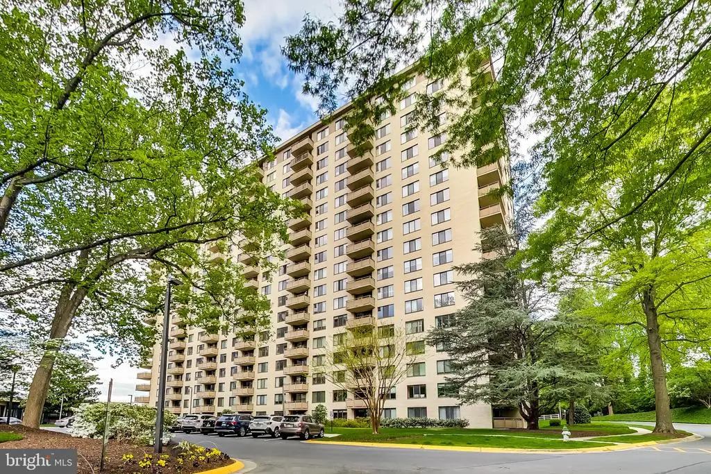 5225 Pooks Hill Rd #b24n, BETHESDA