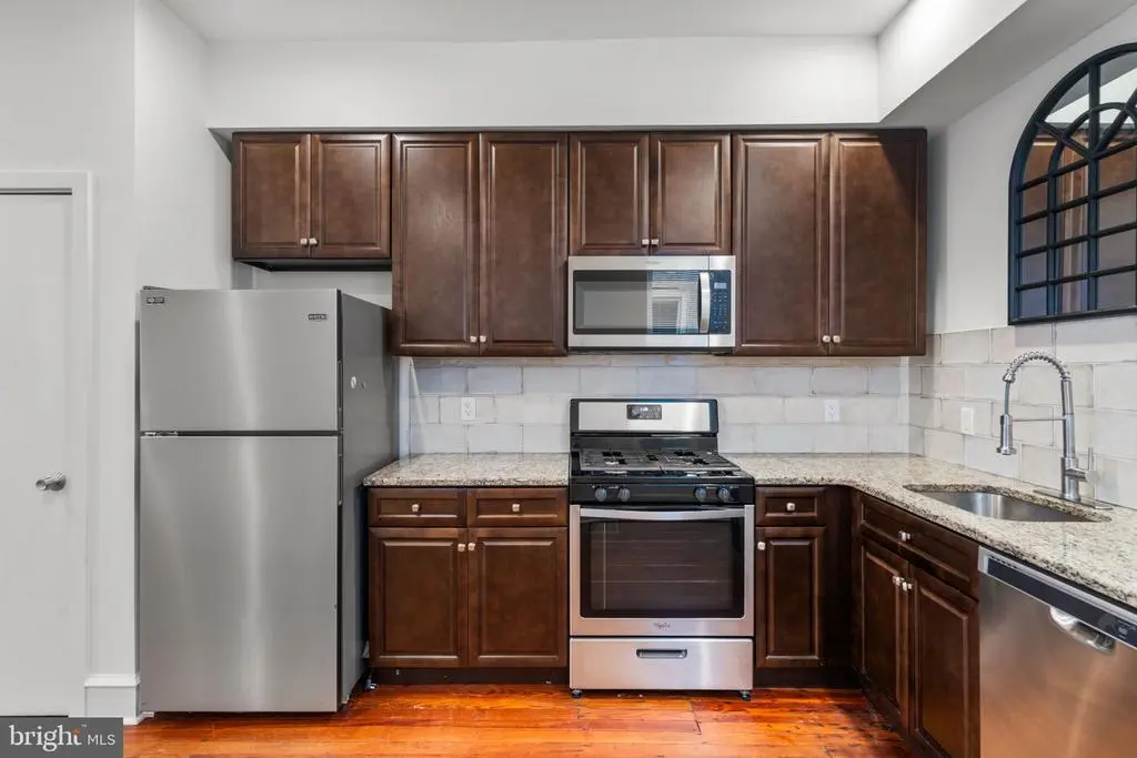 2065 E Lippincott St, PHILADELPHIA