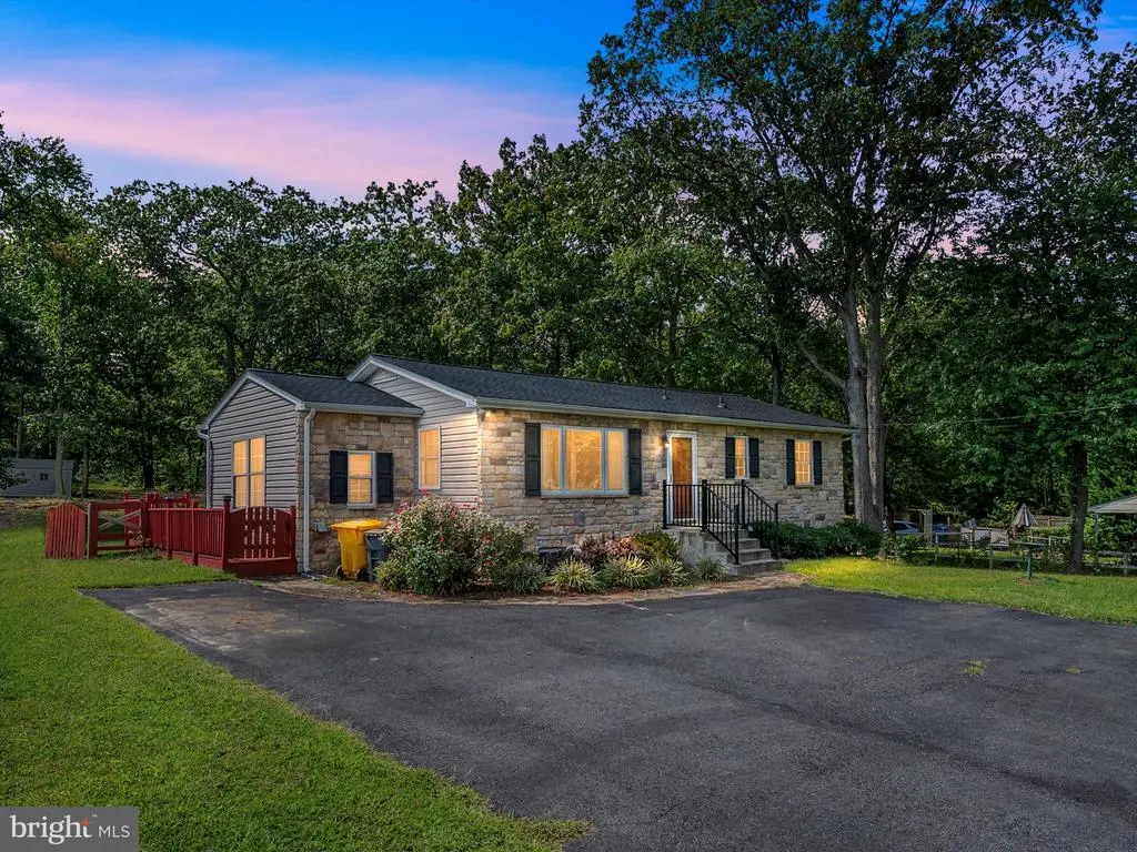 7880 Belhaven Ave, Pasadena