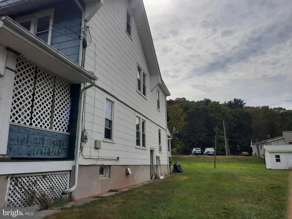 52 E Line St, TREMONT