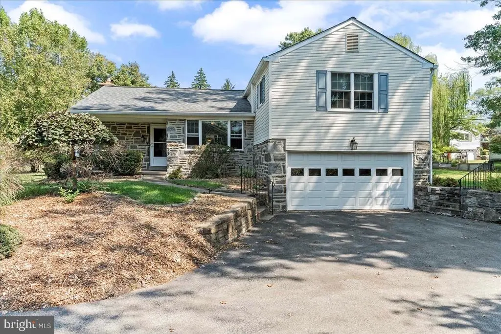 1014 Stonybrook Dr, BLUE BELL