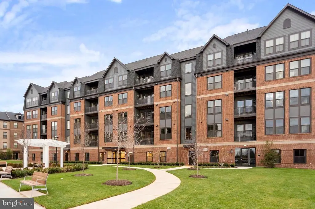 3925 Fair Ridge Dr #304, FAIRFAX