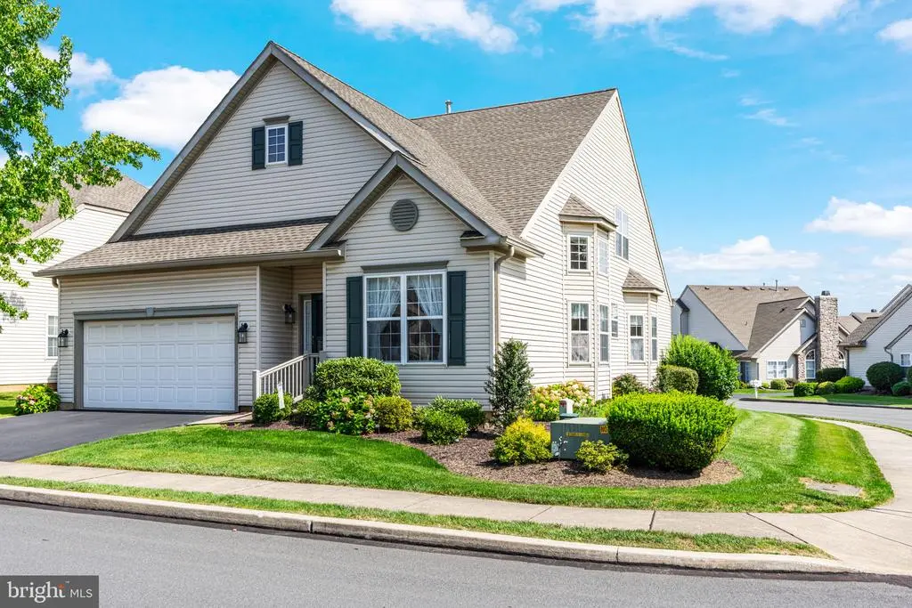 6635 Blue Heather Ct, Macungie