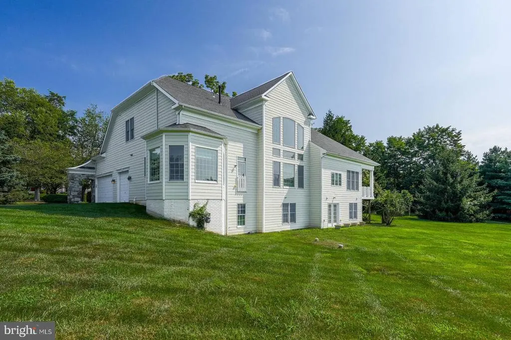 6813 Southridge Way, Middletown