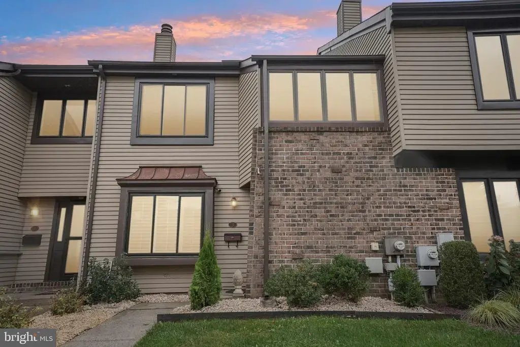 3 Farmington Pl, NEWTOWN