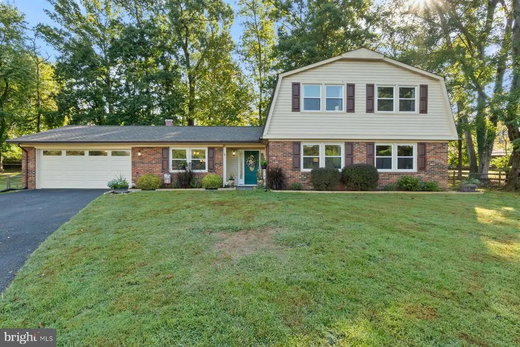 2 Broomall Ct, Silver Spring