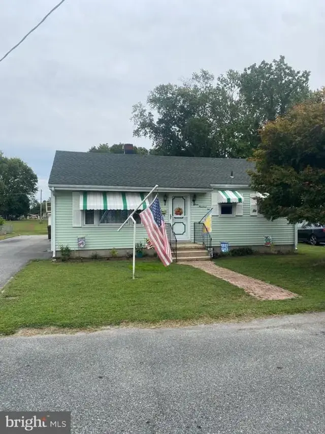 302 Nathans Ave, Cambridge