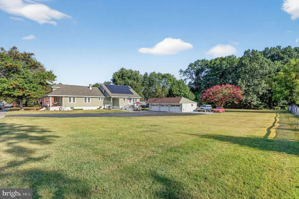 60 E Pittsfield St, PENNSVILLE