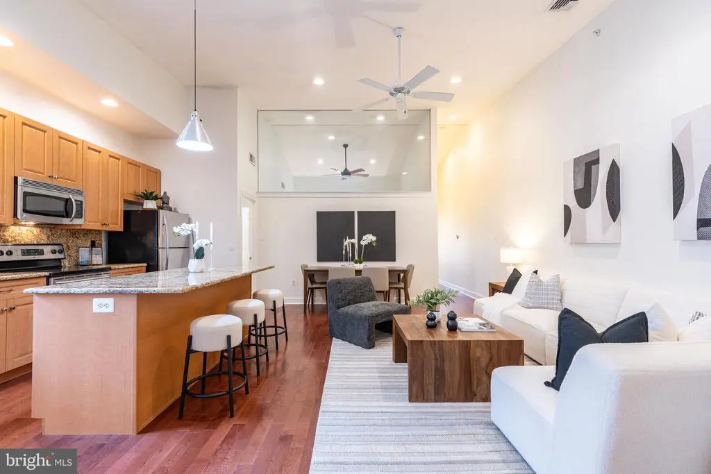 6-10 S Strawberry St #16, PHILADELPHIA