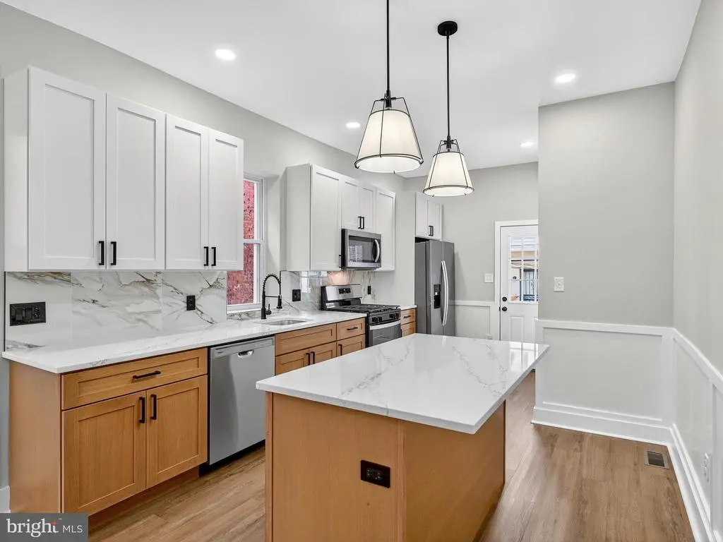 5736 Spruce St, PHILADELPHIA