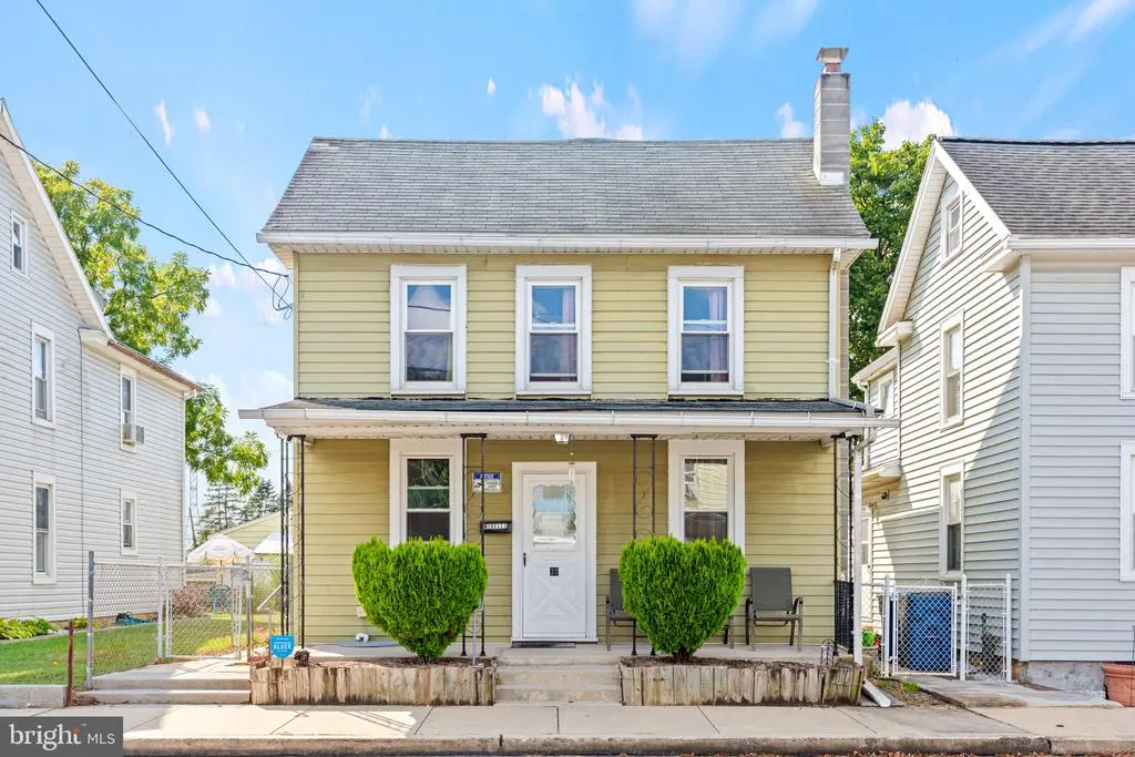 30 N Walnut St, HUMMELSTOWN