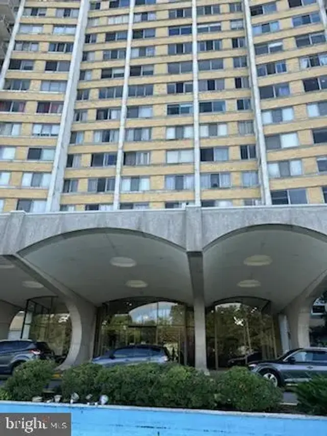 301 N Beauregard St #1210, Alexandria