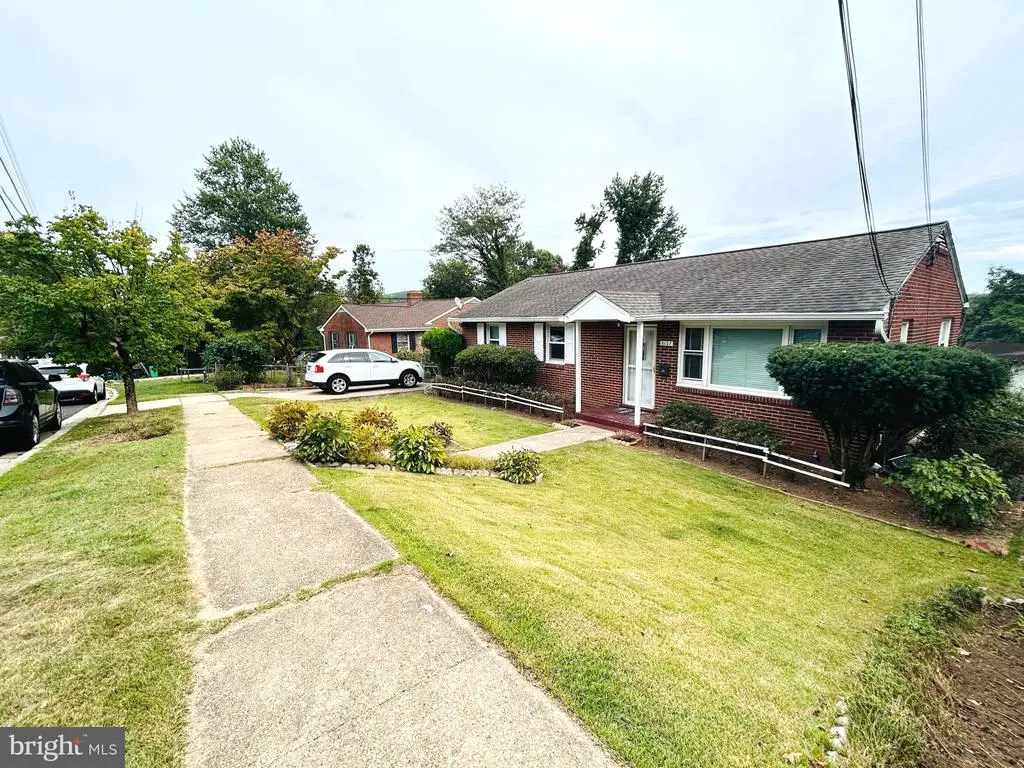 8127 Murray Hill Dr, Fort Washington