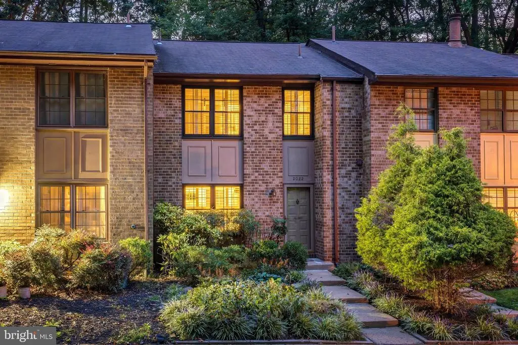 2022 Headlands Cir, RESTON