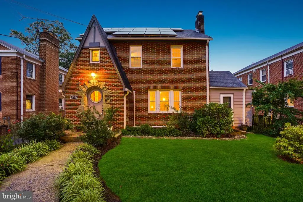 8509 Flower Ave, Takoma Park