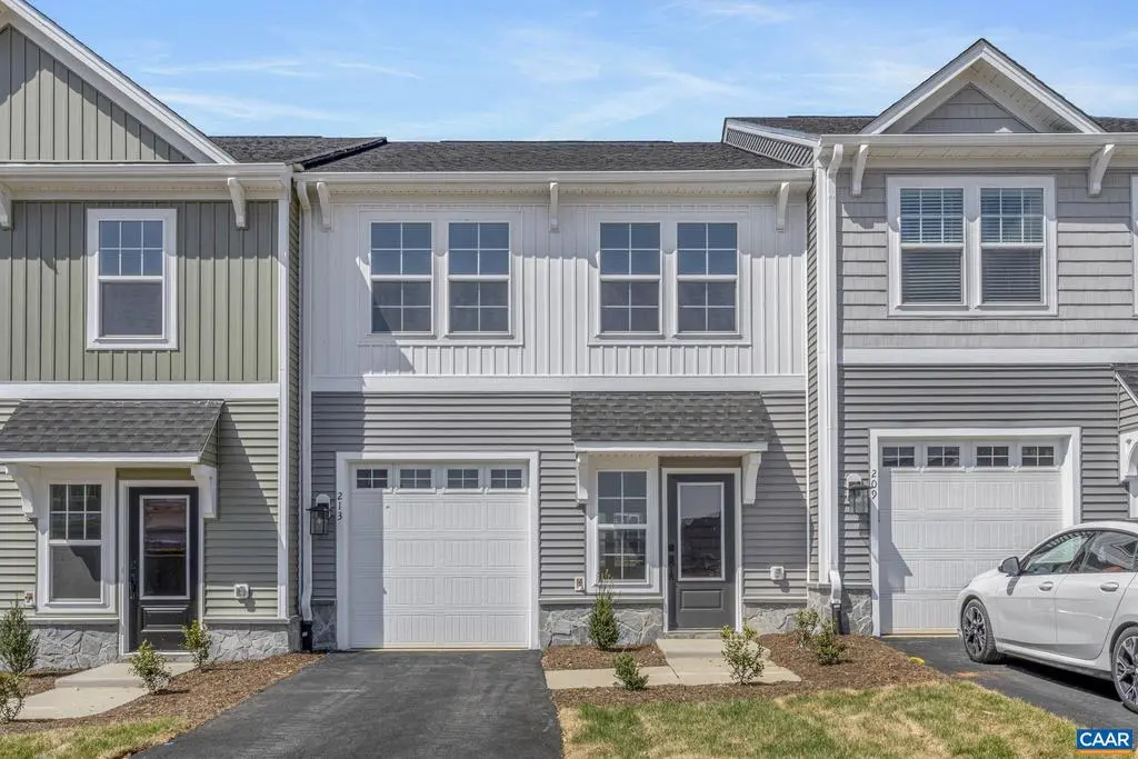 213 Sunbird Ln, WAYNESBORO