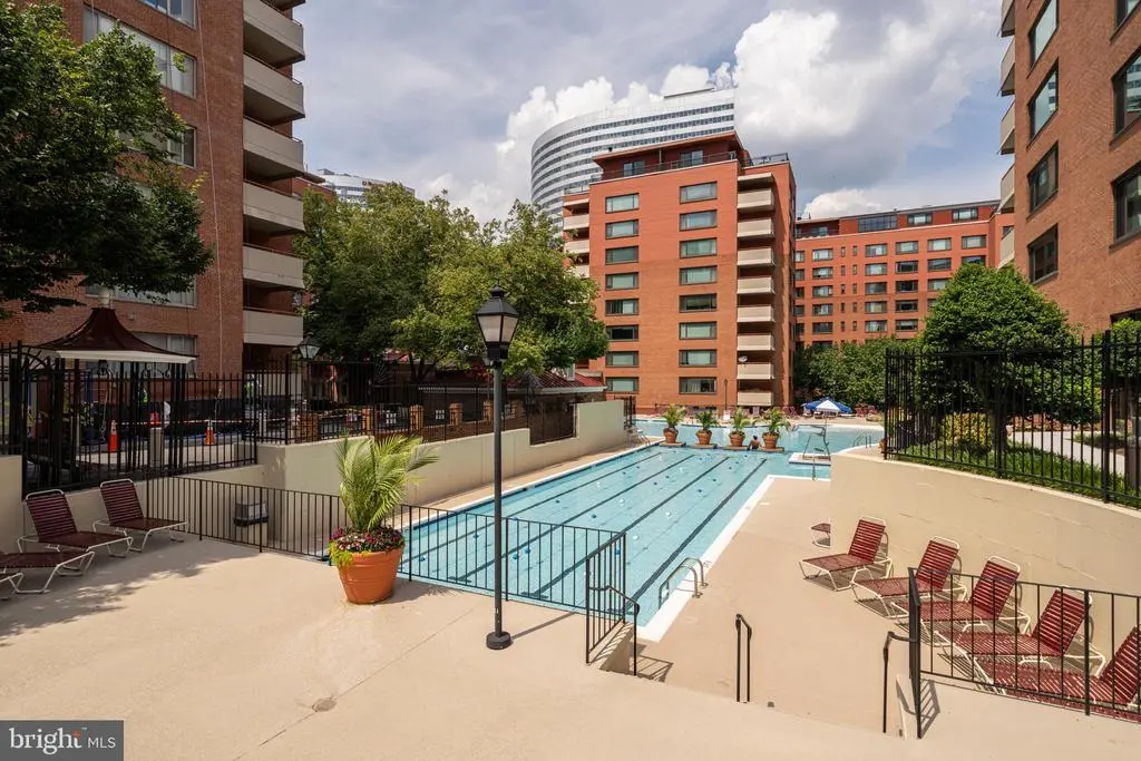 1111 Arlington Blvd #317, ARLINGTON