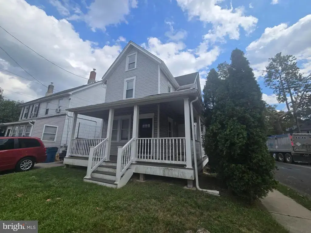 1 E Maple Ave, MORRISVILLE