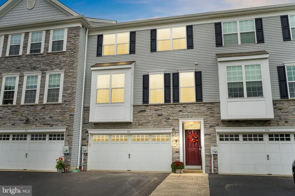 313 Chestnut Ct, LANGHORNE