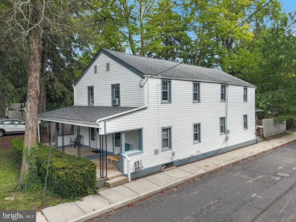 2 Titus Ave, LAWRENCEVILLE