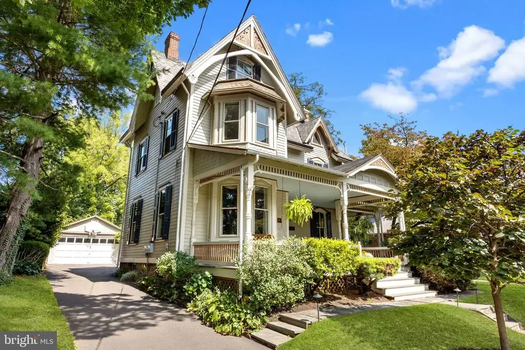 313 Washington Ave, NEWTOWN