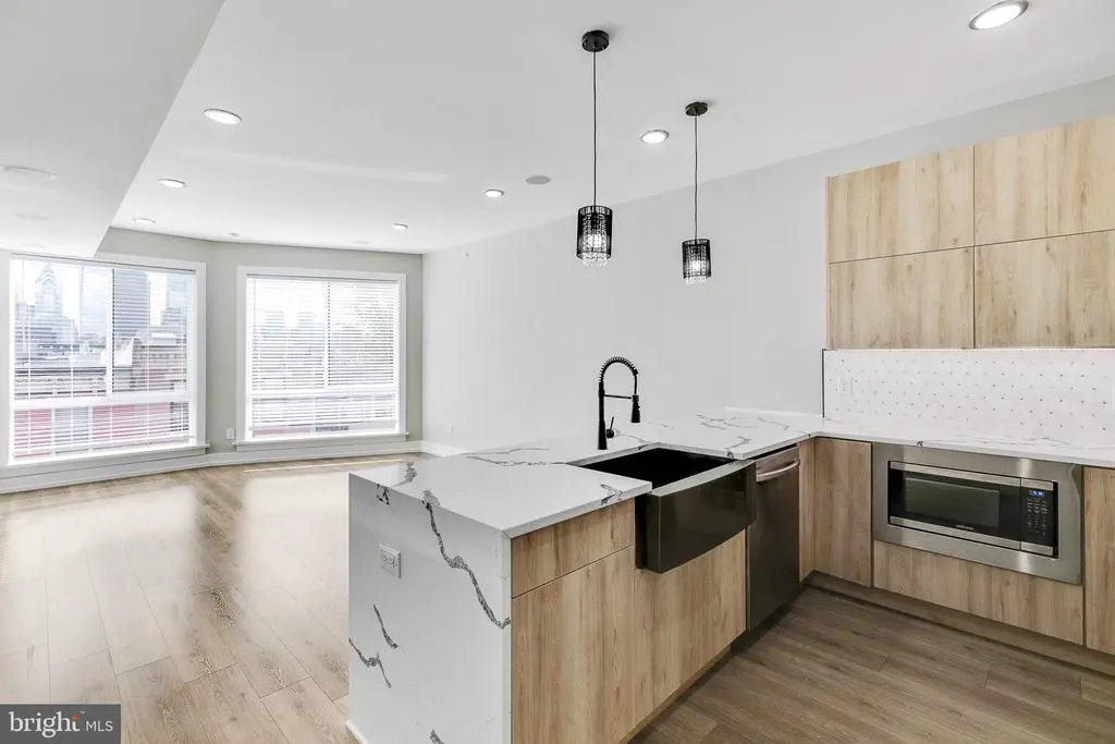 1617 Brown St #6, PHILADELPHIA