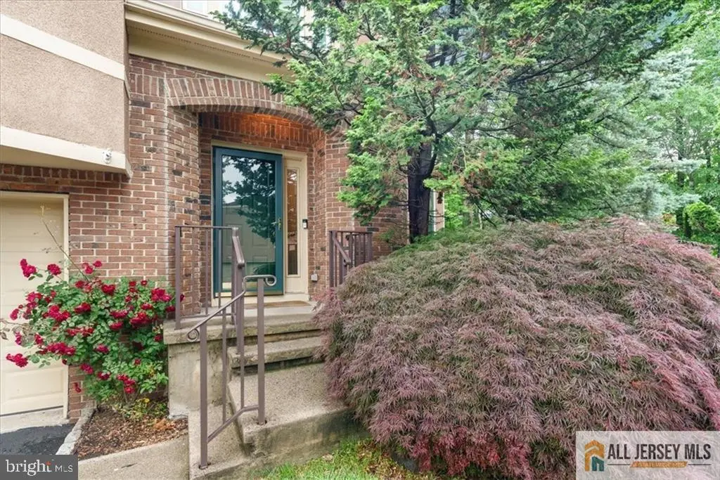 124 Kingsland Cir, MONMOUTH JUNCTION