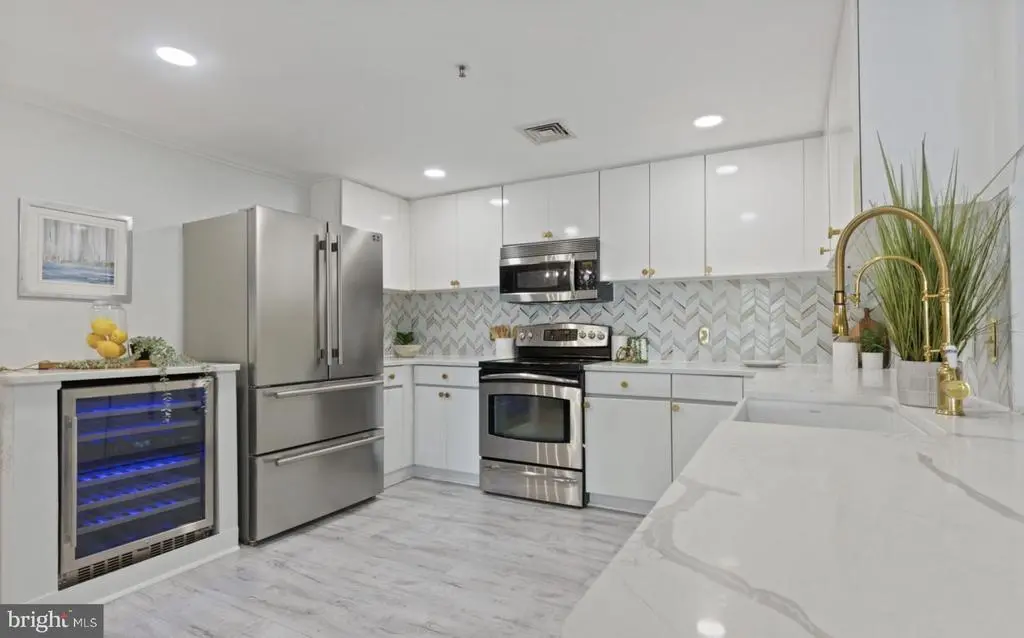 250 President St #600, BALTIMORE