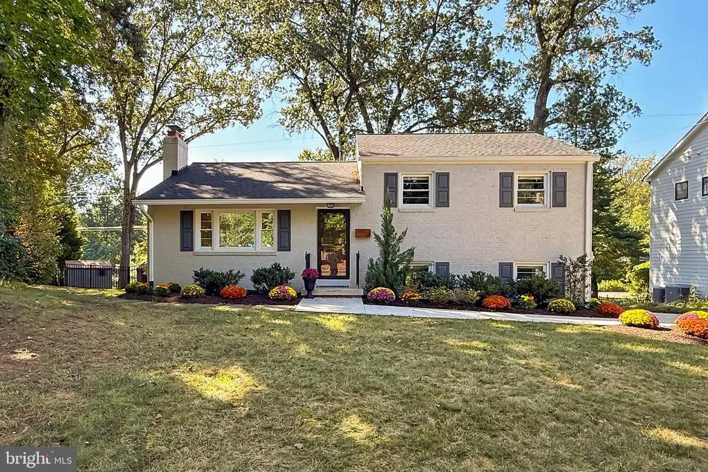 421 Lincoln Ave, FALLS CHURCH