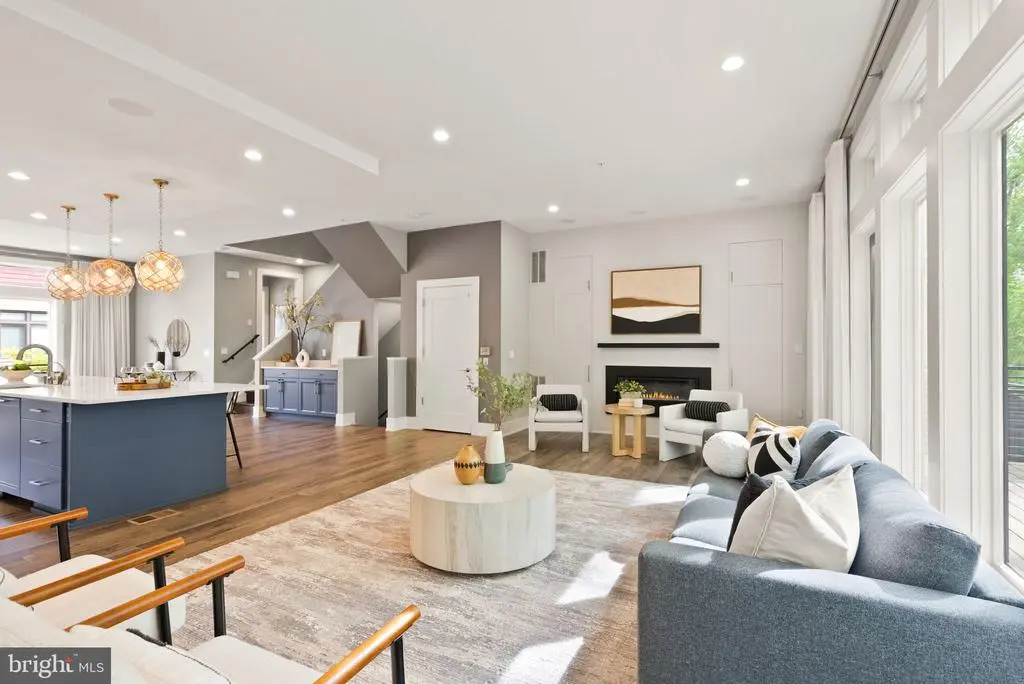 5404 Merriam St, Bethesda