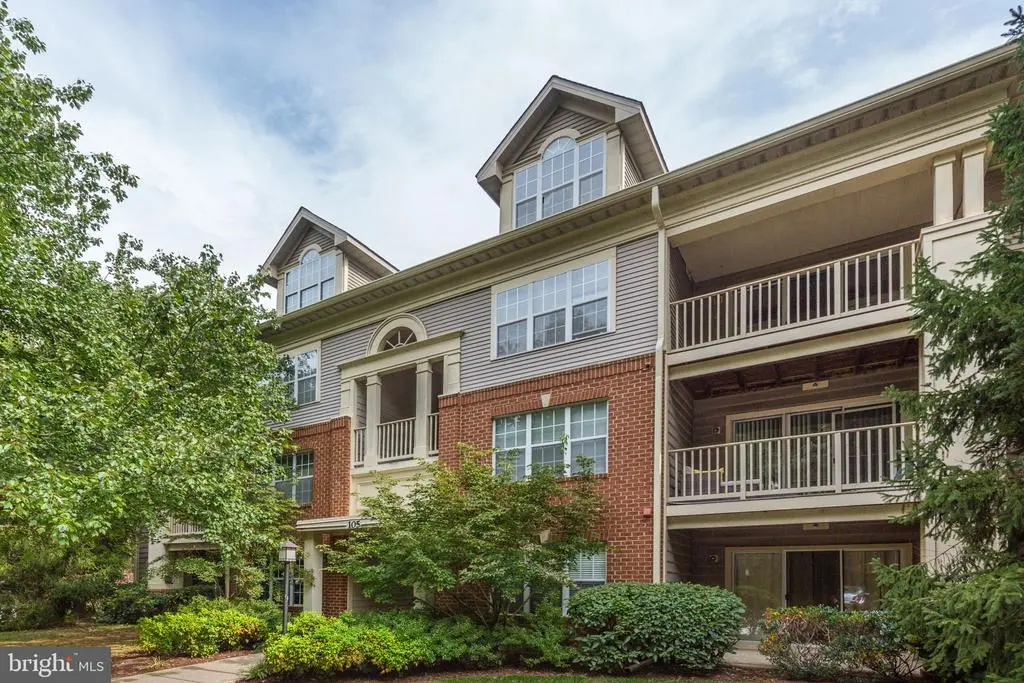 105 Timberbrook Ln #301, GAITHERSBURG