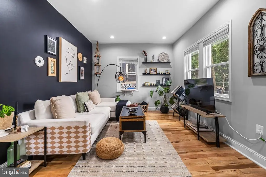 723 Highwood Dr, Baltimore