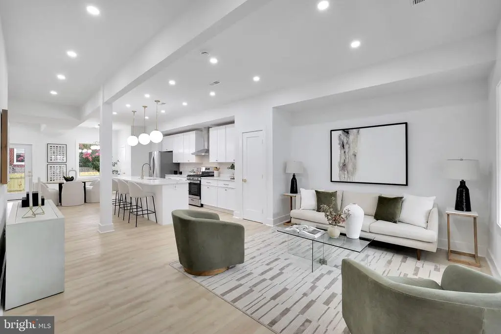 746 Newton Pl Nw, WASHINGTON