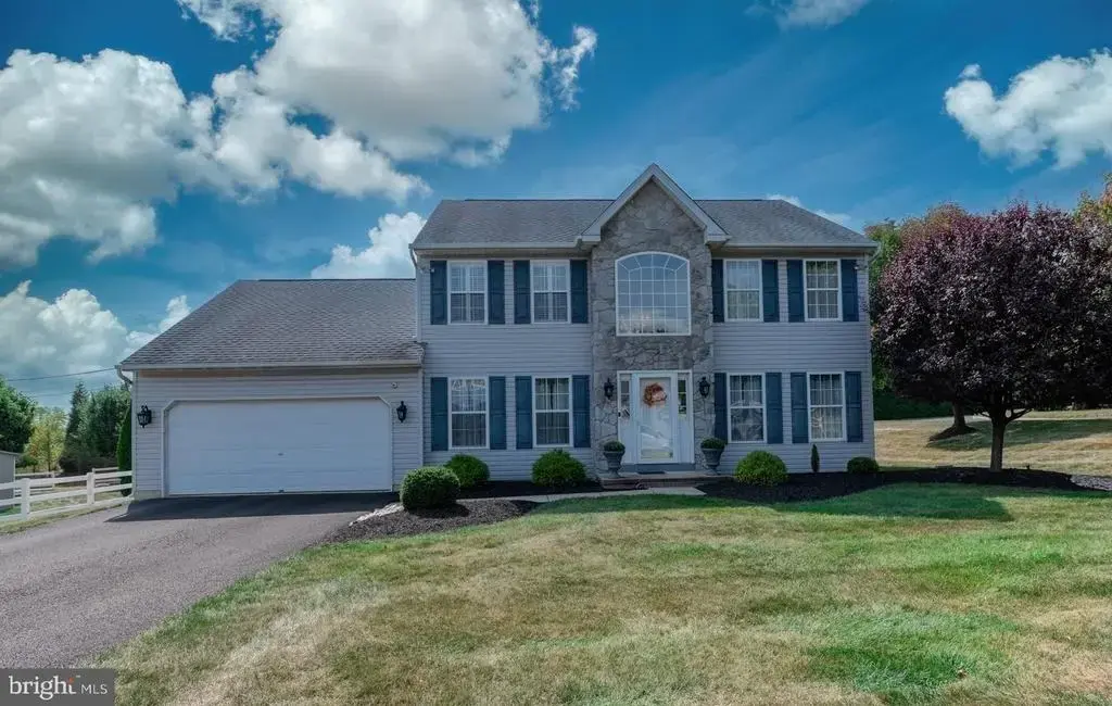 202 Shepard Ln, CHALFONT